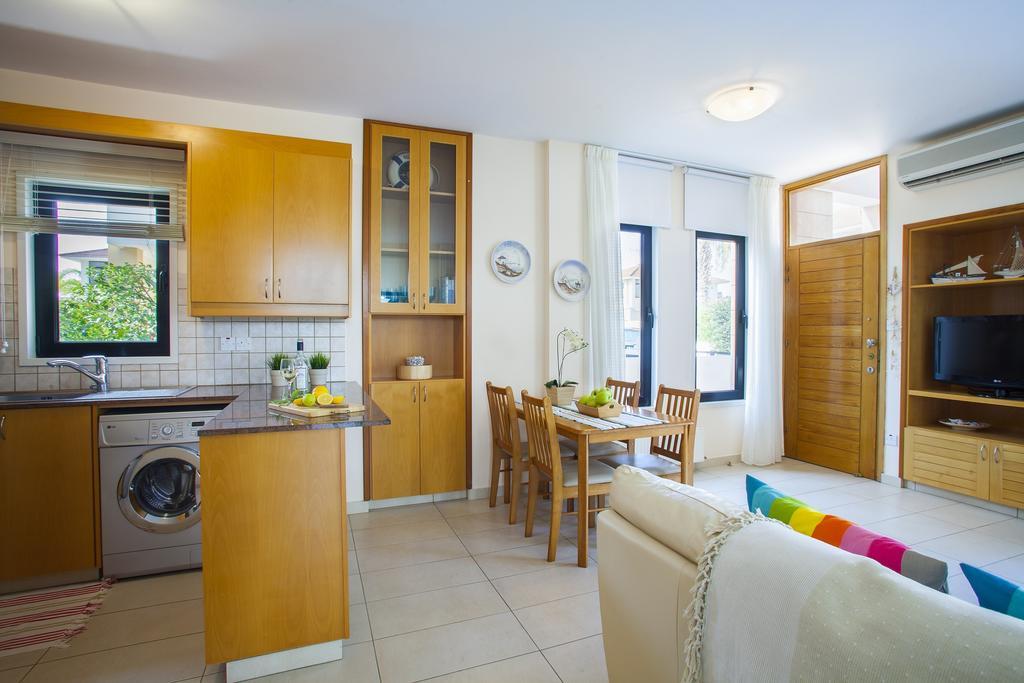 Villa Enalos 37 โวโรคลินิ ภายนอก รูปภาพ